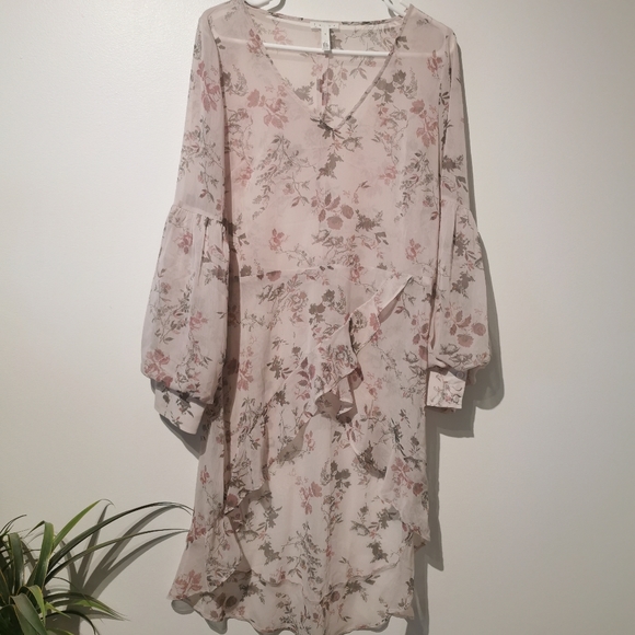 Rare Anthropologie Leith medium balloon sleeve high low sheer top - Picture 3 of 10